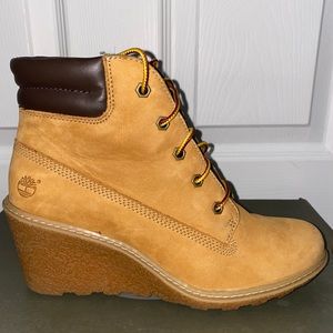 classic lace-up Timberland wedge leather heels.